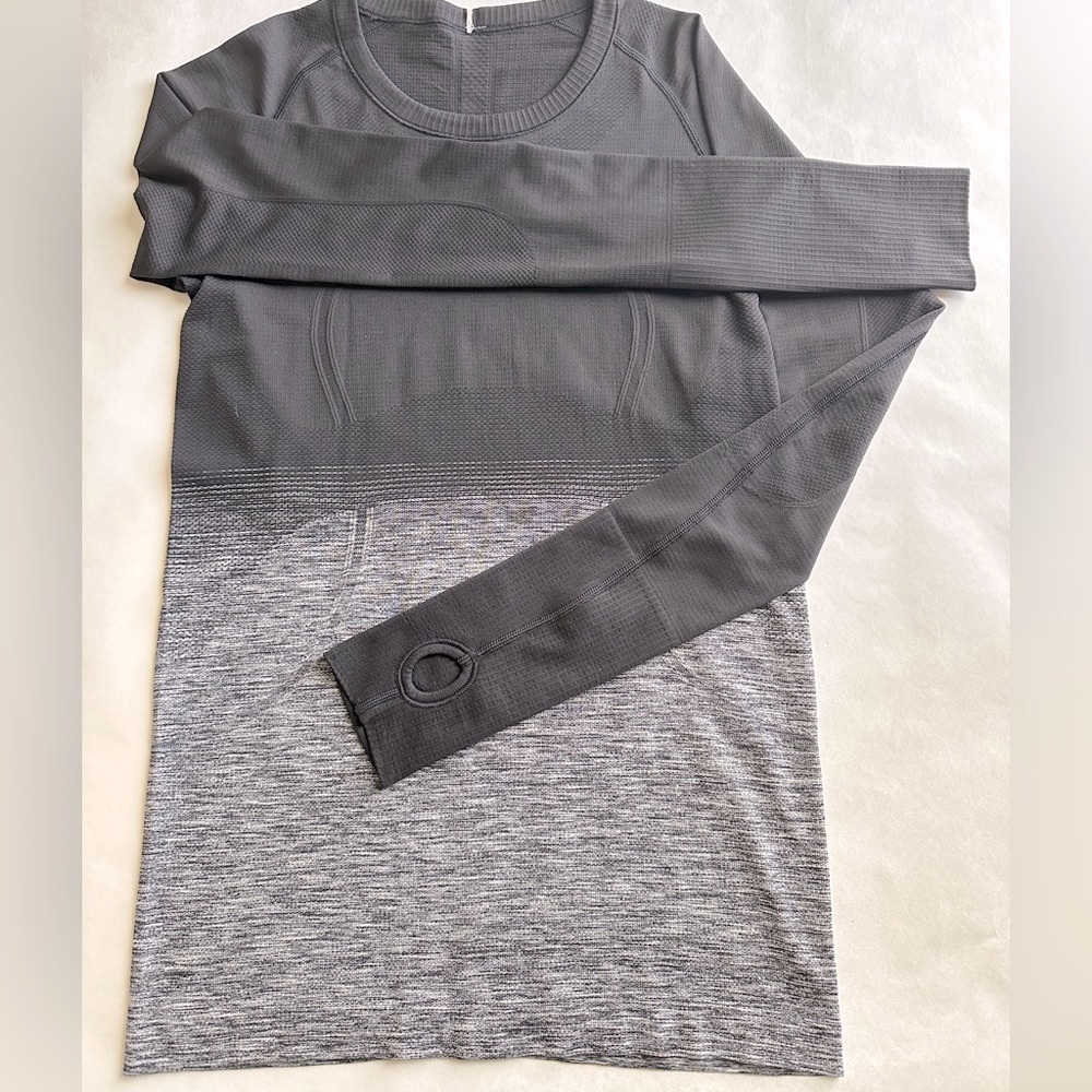 Lululemon Swiftly Tech Long Sleeve Crew, Size 8 Ombré Black and white